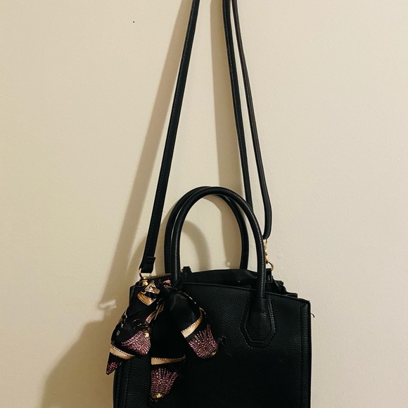 Handbag - Picture 2 of 8